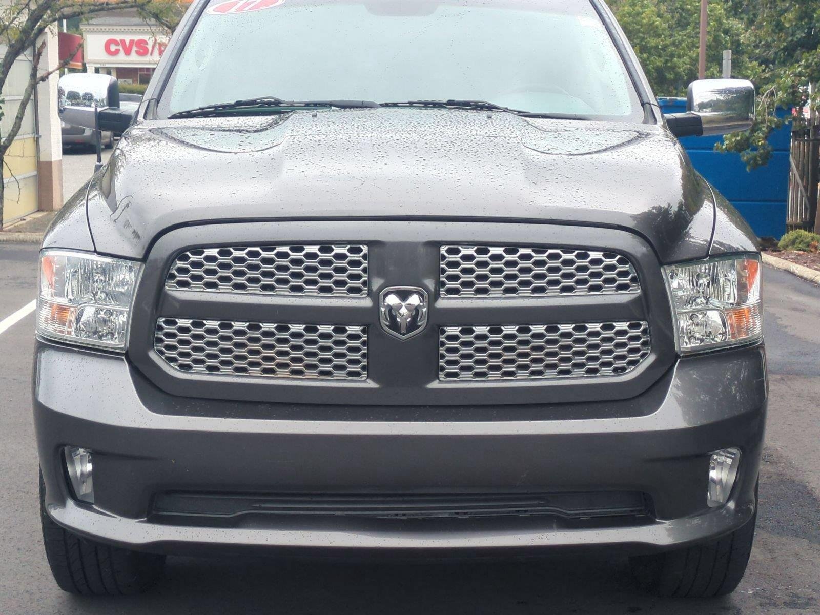 Used 2017 Granite Crystal Metallic Clearcoat Ram Express image 13