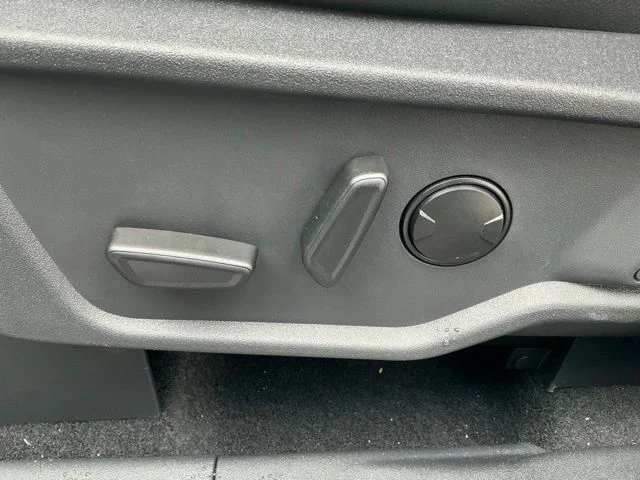 New 2026 Velocity Blue Metallic Ford Badlands® image 18