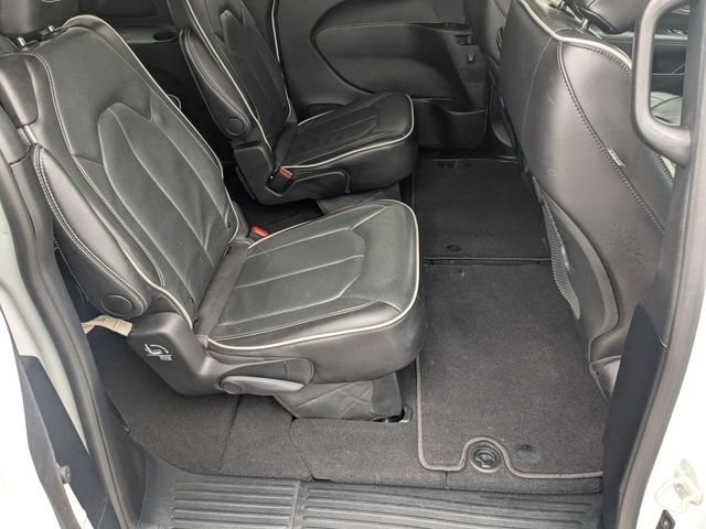 Used 2025 Bright White Clearcoat Chrysler Limited image 22
