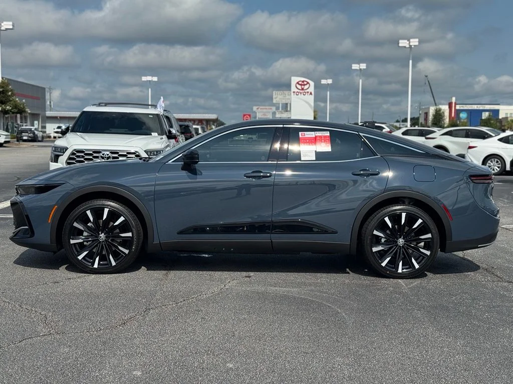 New 2026 White Toyota Platinum image 8