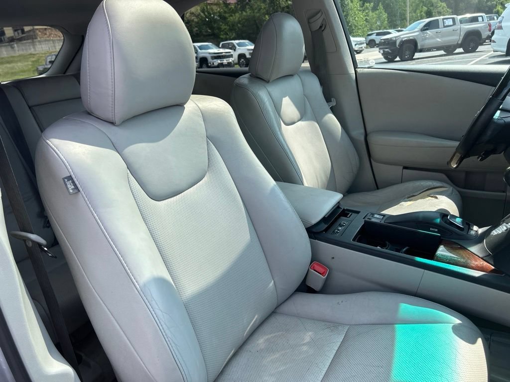 Used 2011 White Lexus  image 37