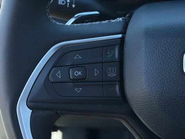 Used 2023 White Jeep Altitude X image 27