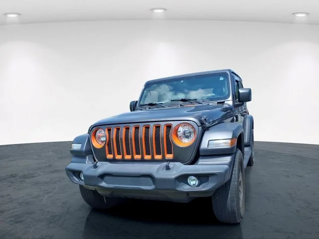 Used 2020 Gray Jeep Sport image 4