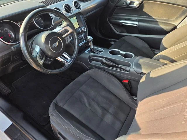 2018 Ford Mustang EcoBoost - Photo 18