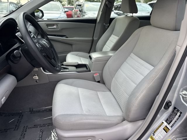 Used 2016 Silver Toyota LE image 11
