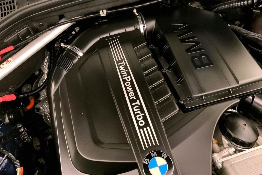 Used 2017 Deep Sea Blue Metallic BMW  image 30