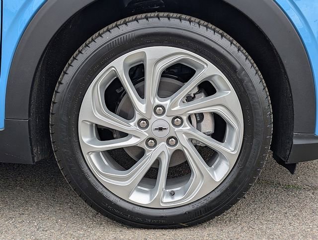 2027 Chevrolet Bolt LT - Photo 6