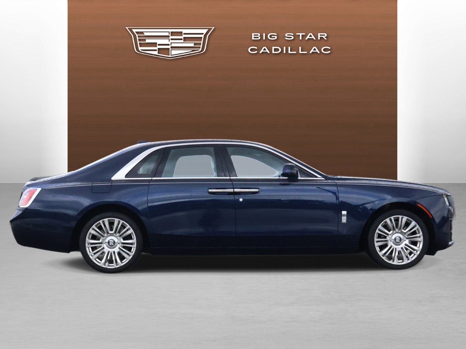 Used 2022 Midnight Rolls-Royce Base image 5