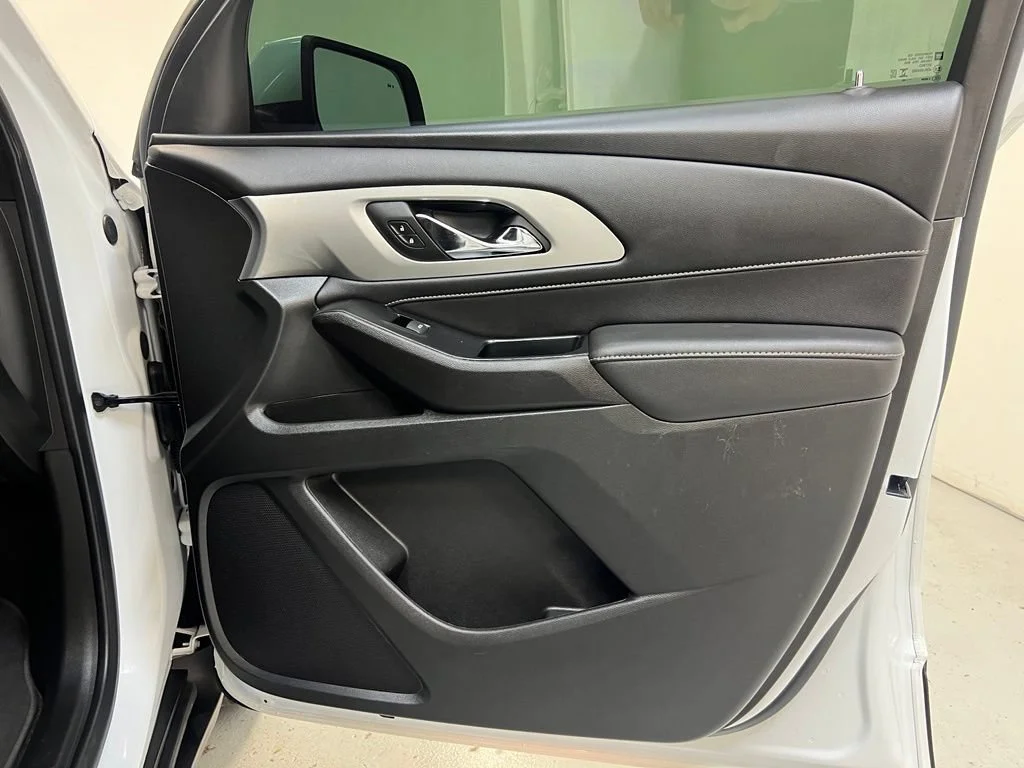 Used 2023 Summit White Chevrolet LT Leather image 31