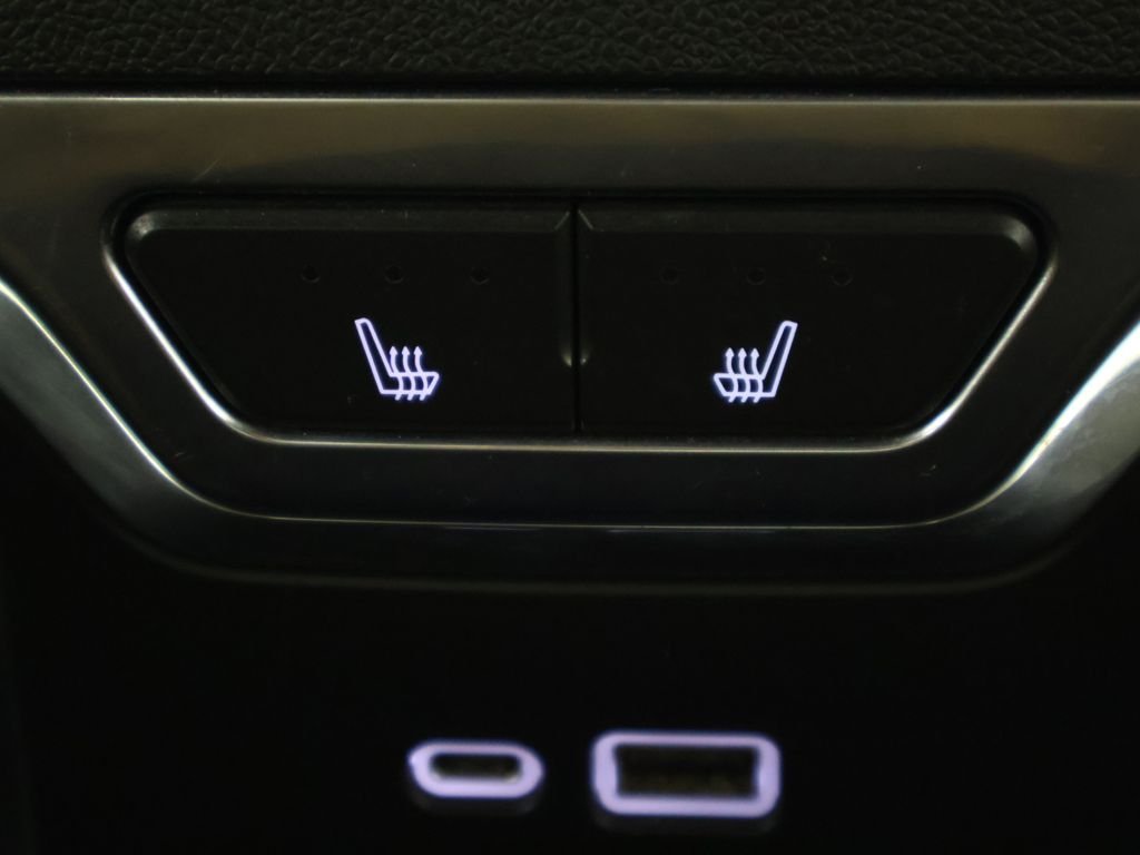 Used 2022 Black Chevrolet High Country image 44