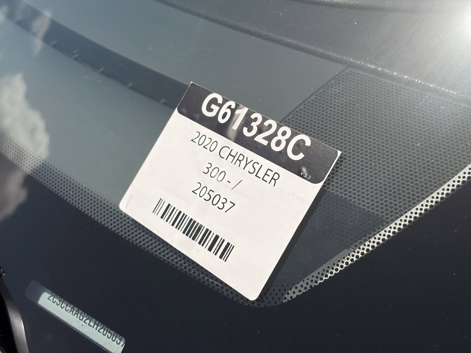 Used 2020 Granite Crystal Metallic Clearcoat Chrysler Touring image 29