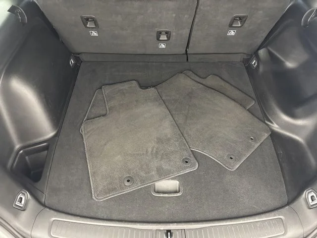 Used 2025 Silver Jeep Altitude image 30