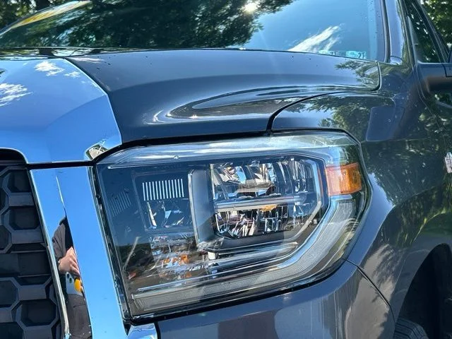 Used 2018 Gray Toyota SR5 image 10