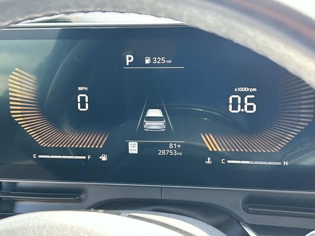 Used 2025 Red Kia LXS image 32