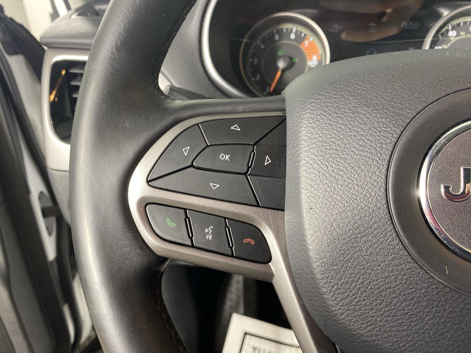 Used 2020 Bright White Clearcoat Jeep Limited image 15