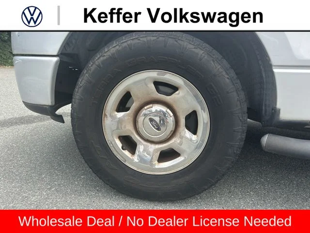 Used 2007  Ford XL image 11