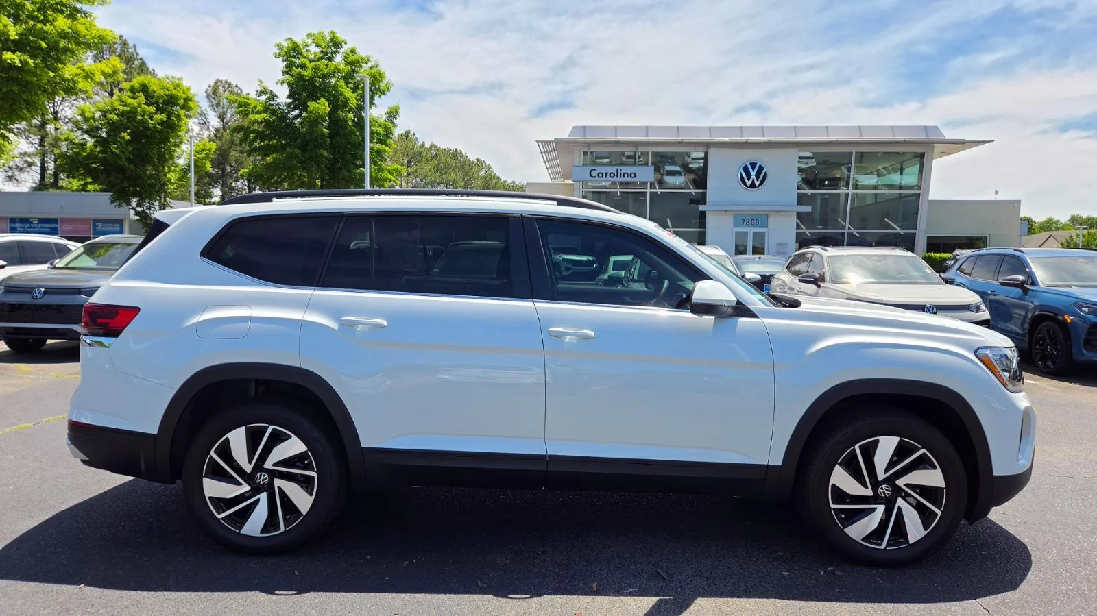 New 2026 Opal White Pearl Volkswagen 2.0T SE w/Technology image 3
