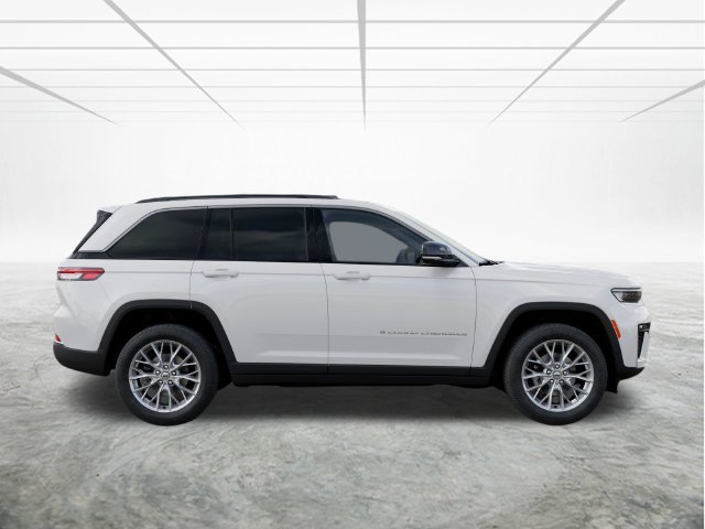 New 2027 Bright White Clear-Coat Paint Jeep Limited Reserve image 22