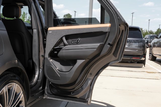 Used 2025 Gray Land Rover Dynamic SE image 43