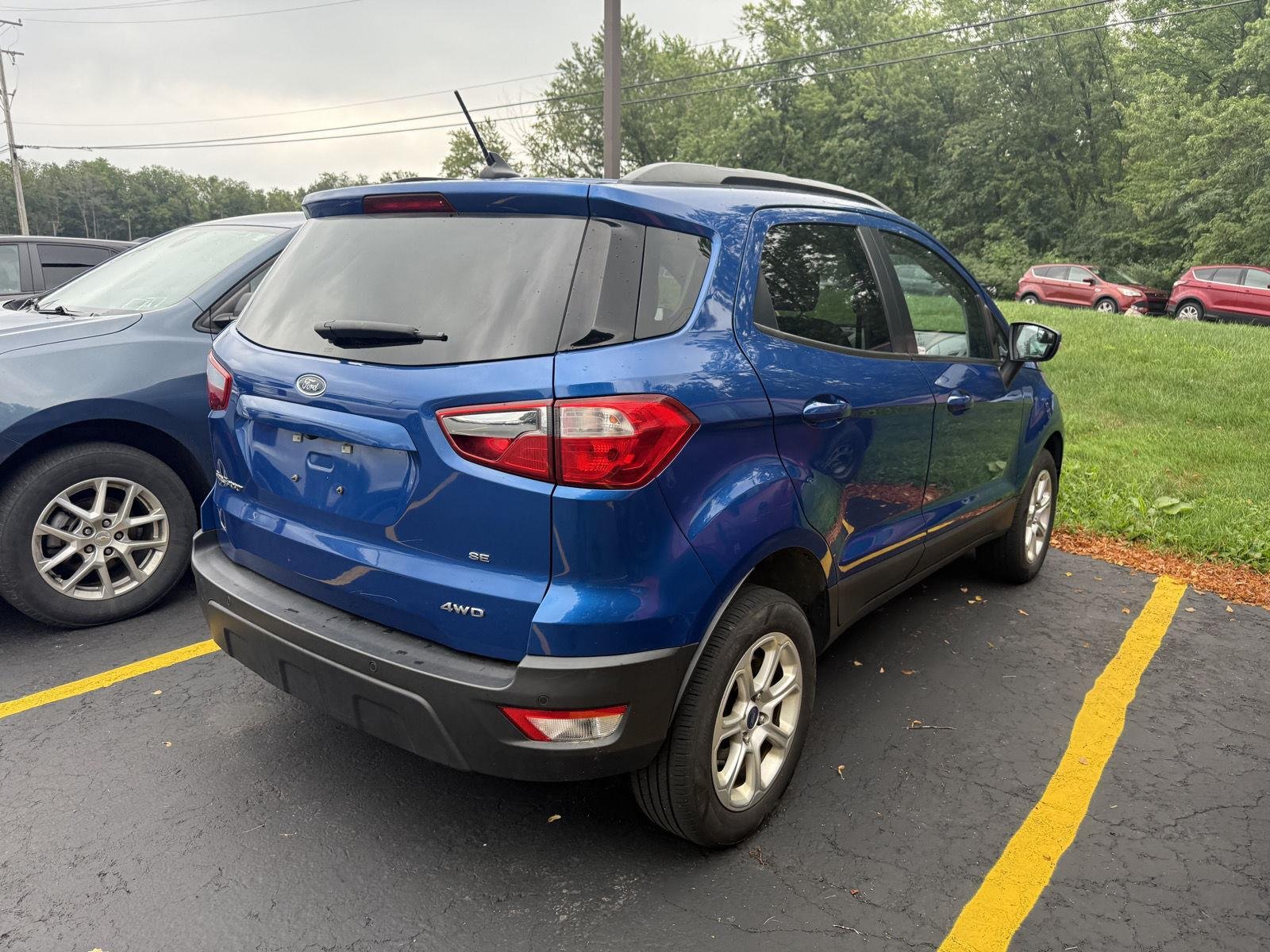 Used 2020 Lightning Blue Ford SE image 4