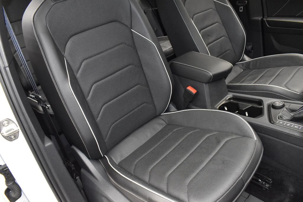 Used 2024 White Volkswagen 2.0T SEL R-Line image 27