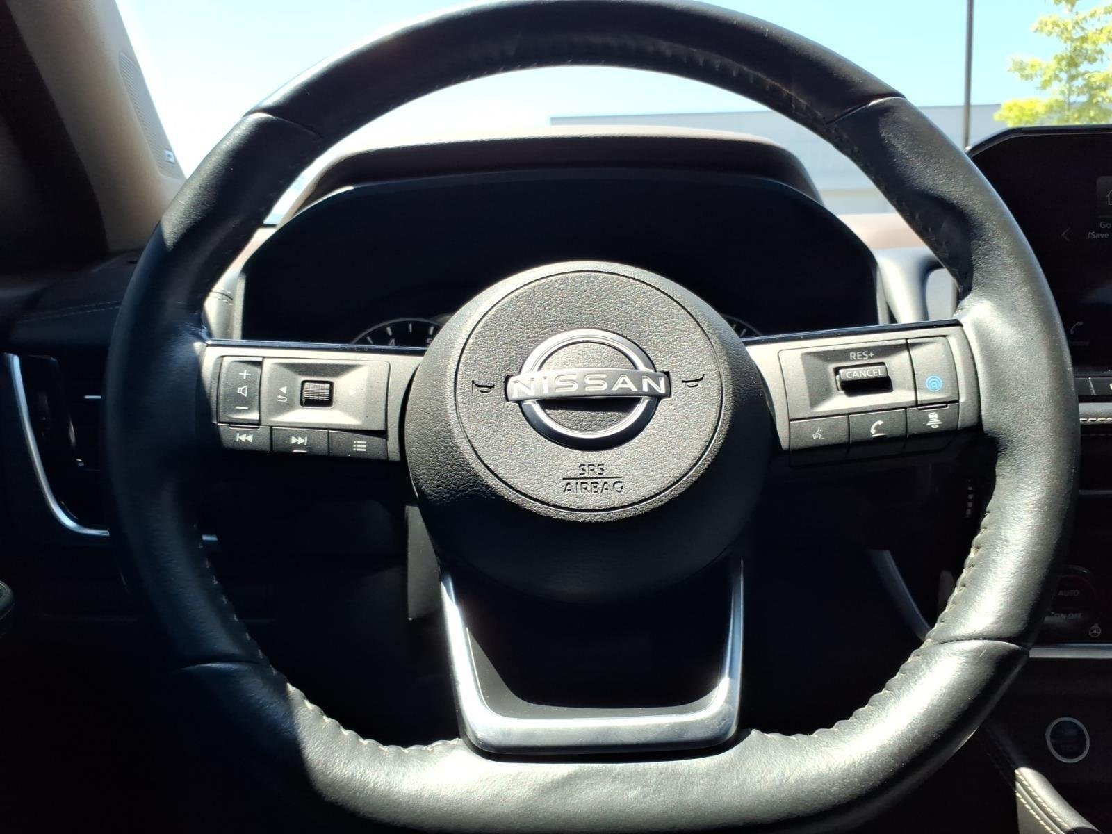 Used 2022 Super Black Nissan SL image 25