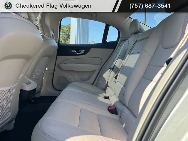 Used 2020 Birch Light Metallic Volvo T5 Momentum image 26