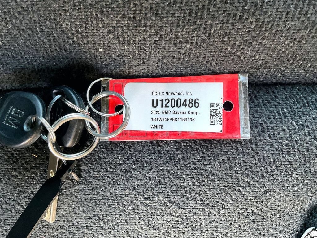 Used 2025 Summit White GMC Work Van image 29