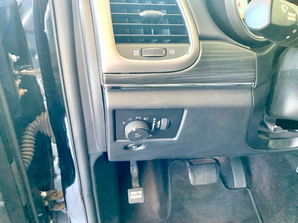 Used 2019 Black Jeep Limited image 28