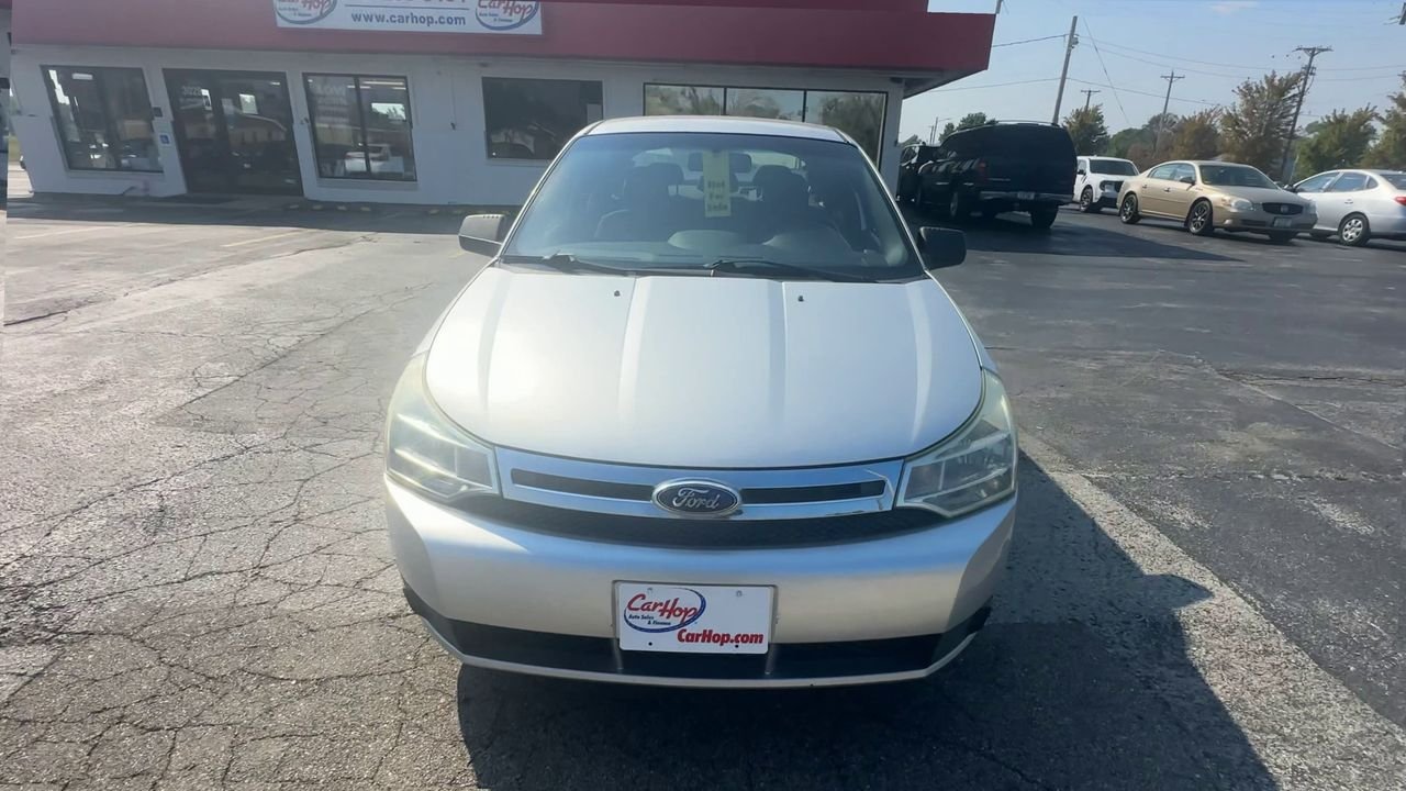 2010 Ford Focus SE photo 3