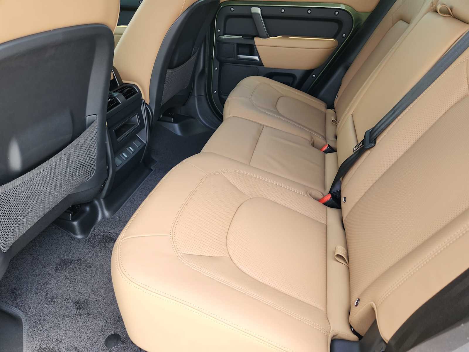 New 2026 Woolstone Green LAND ROVER X-Dynamic SE image 29