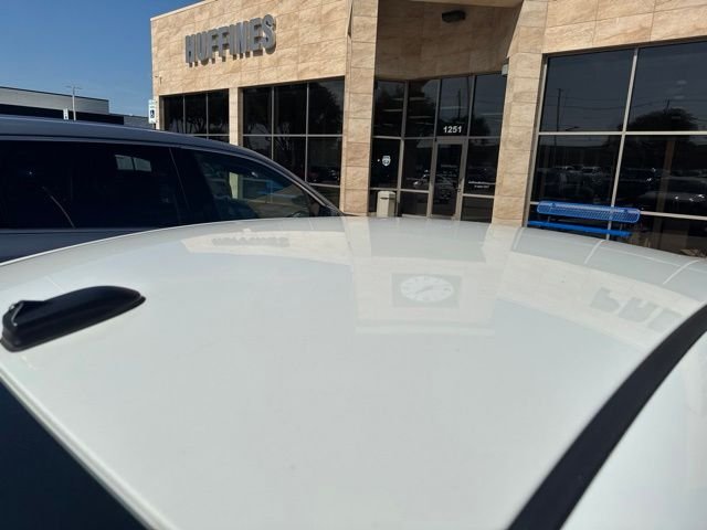 Used 2018 White Kia S image 5
