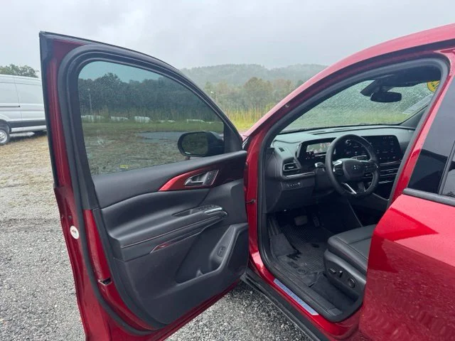 Used 2025 Red Chevrolet Z71 image 12