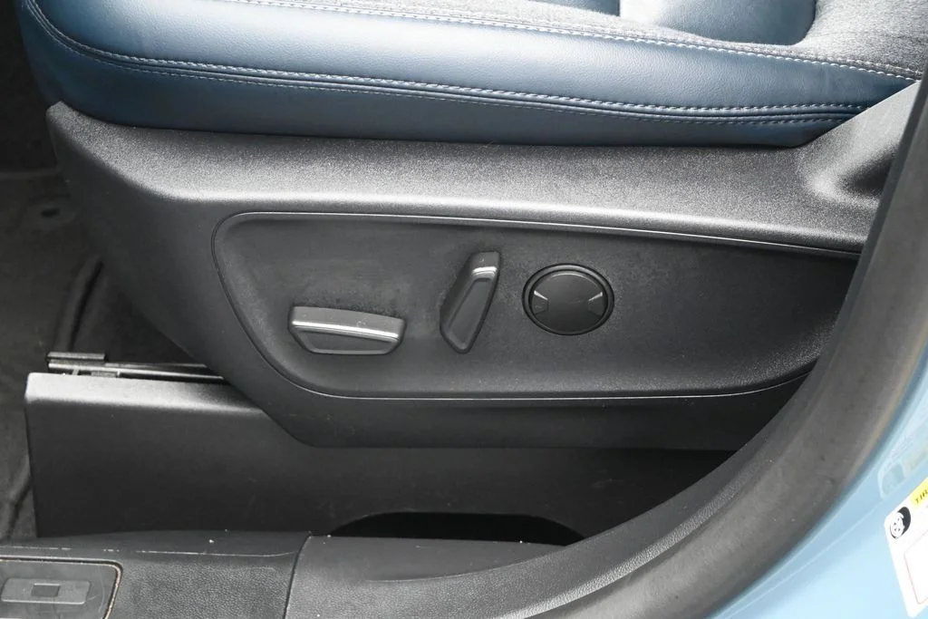 Used 2023  Ford Outer Banks image 9