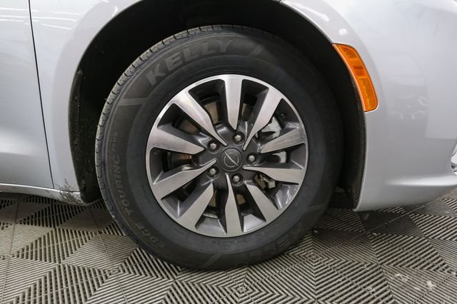 Used 2023 Silver Chrysler Touring L image 15