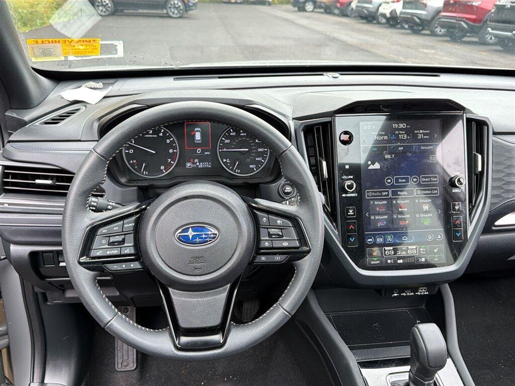 Used 2025 River Rock Pearl Subaru Premium image 2