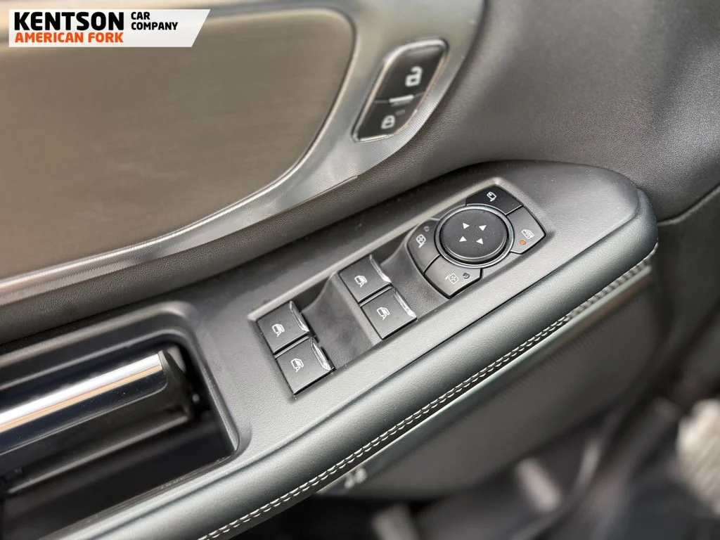 Used 2025 Silver Ford Platinum image 24