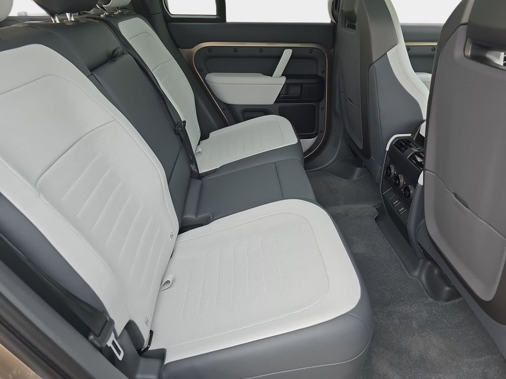 New 2026 Petra Copper LAND ROVER OCTA image 11