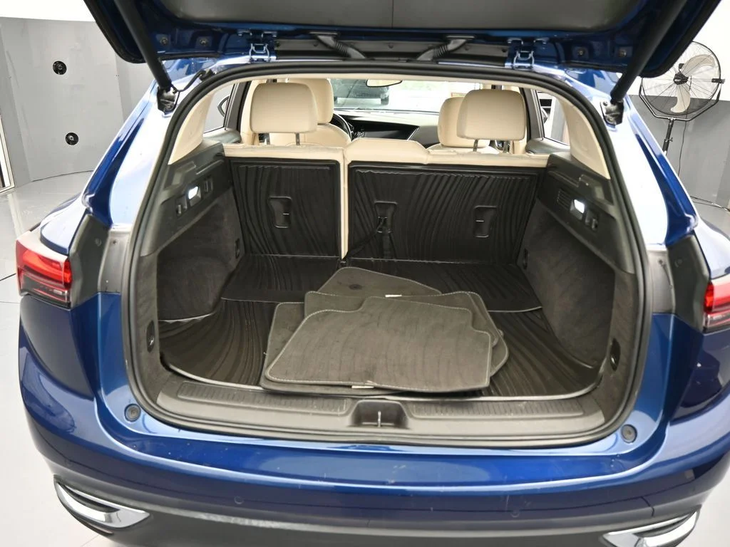 Used 2023 Sapphire Metallic Buick Preferred image 40