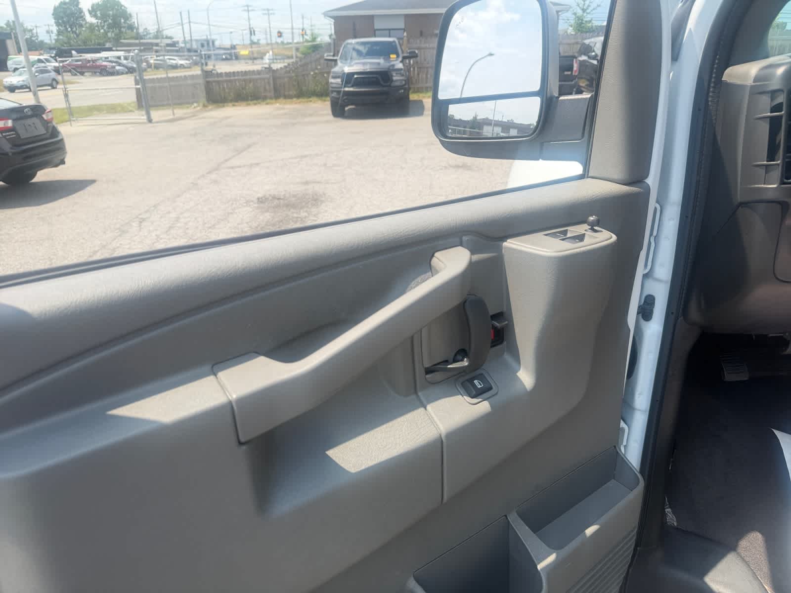 Used 2025 Summit White Chevrolet LT image 12