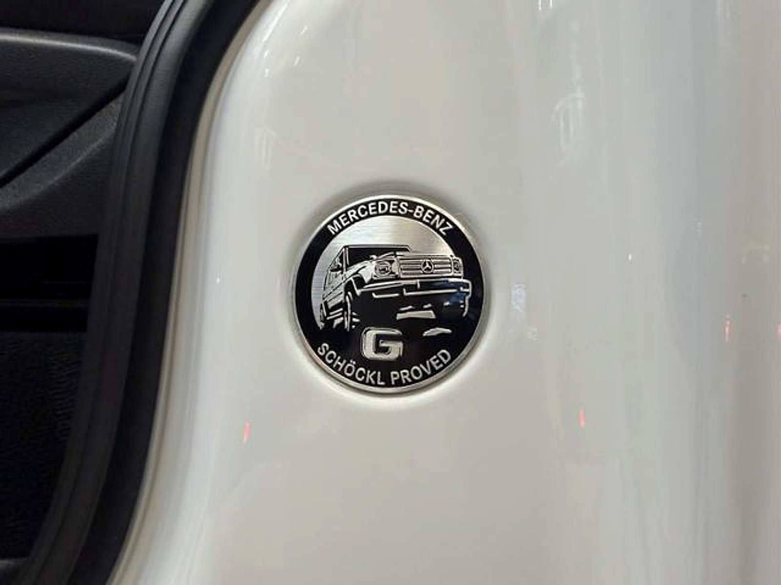 Certified Used 2024 MANUFAKTUR Moonlight White Metallic Mercedes-Benz 4MATIC® image 7