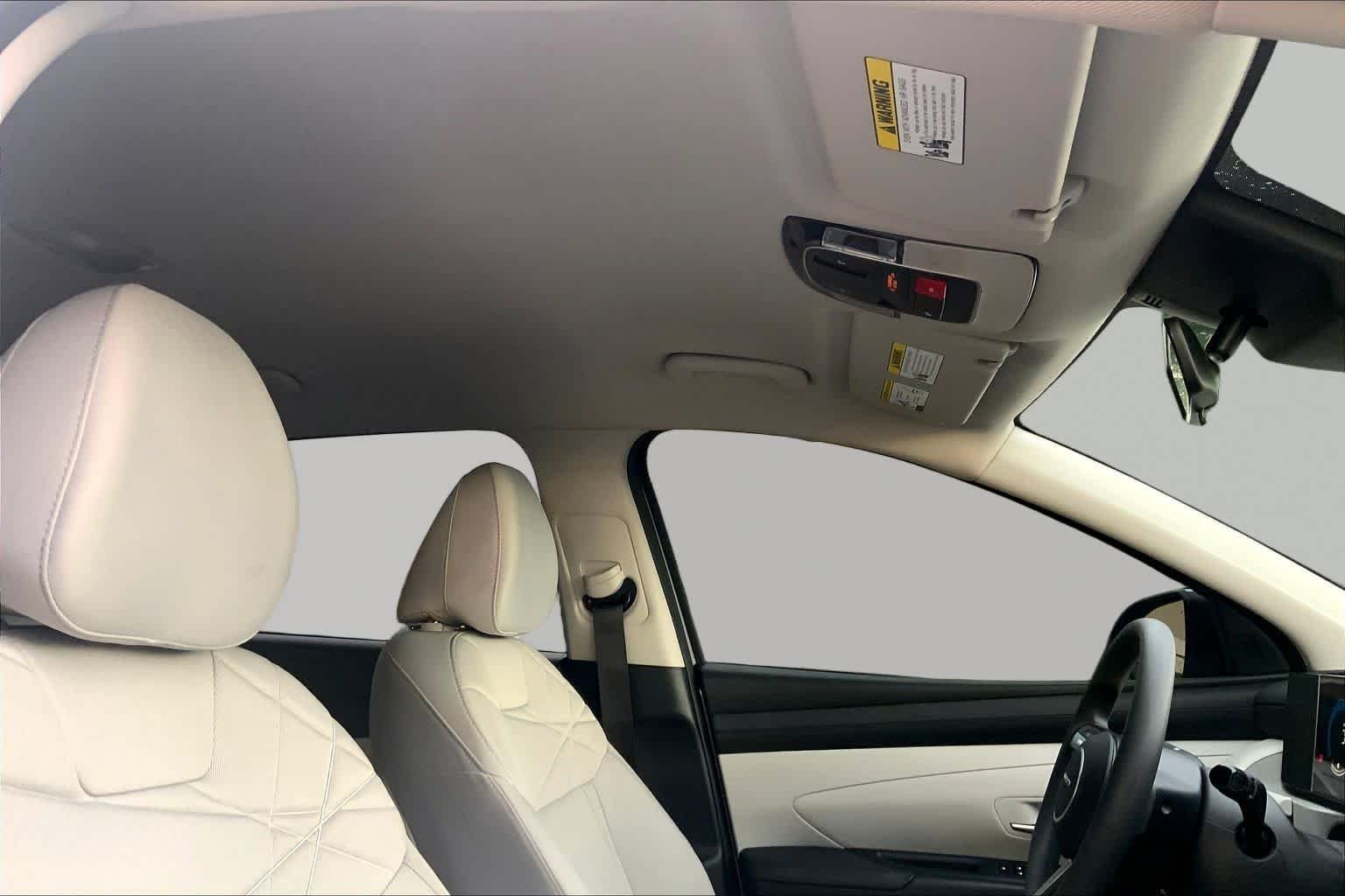 Used 2025 Shimmering Silver Hyundai SE image 14