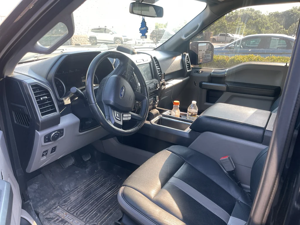 Used 2018 Shadow Black Ford XLT image 4