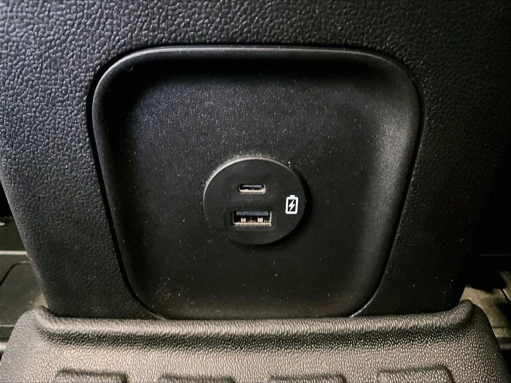 Used 2022 White Ford SEL image 28