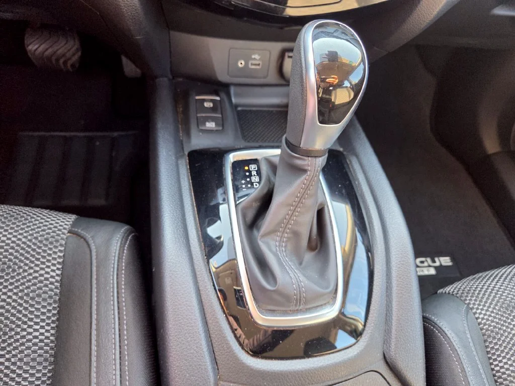Used 2021 Gray Nissan SV image 18