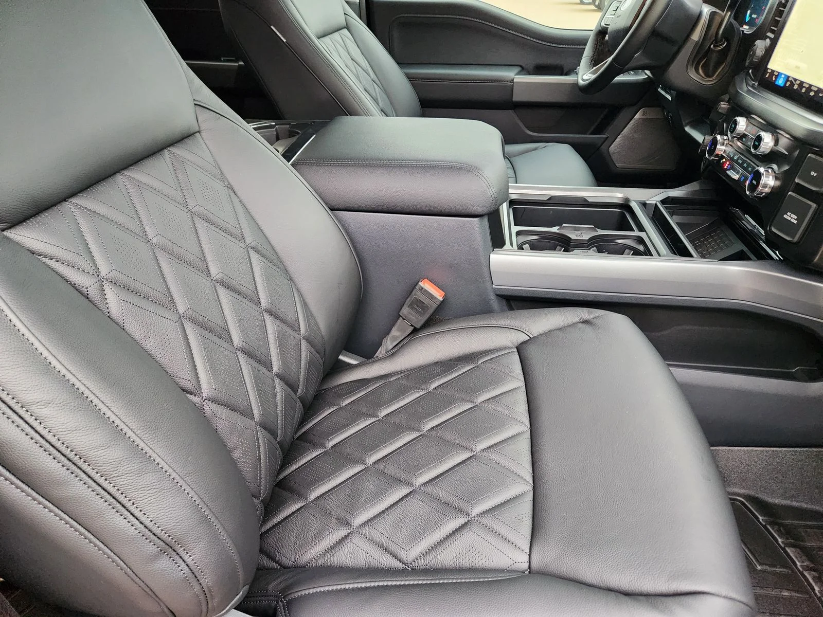 New 2026 Agate Black Metallic Ford F-250® Lariat® image 10