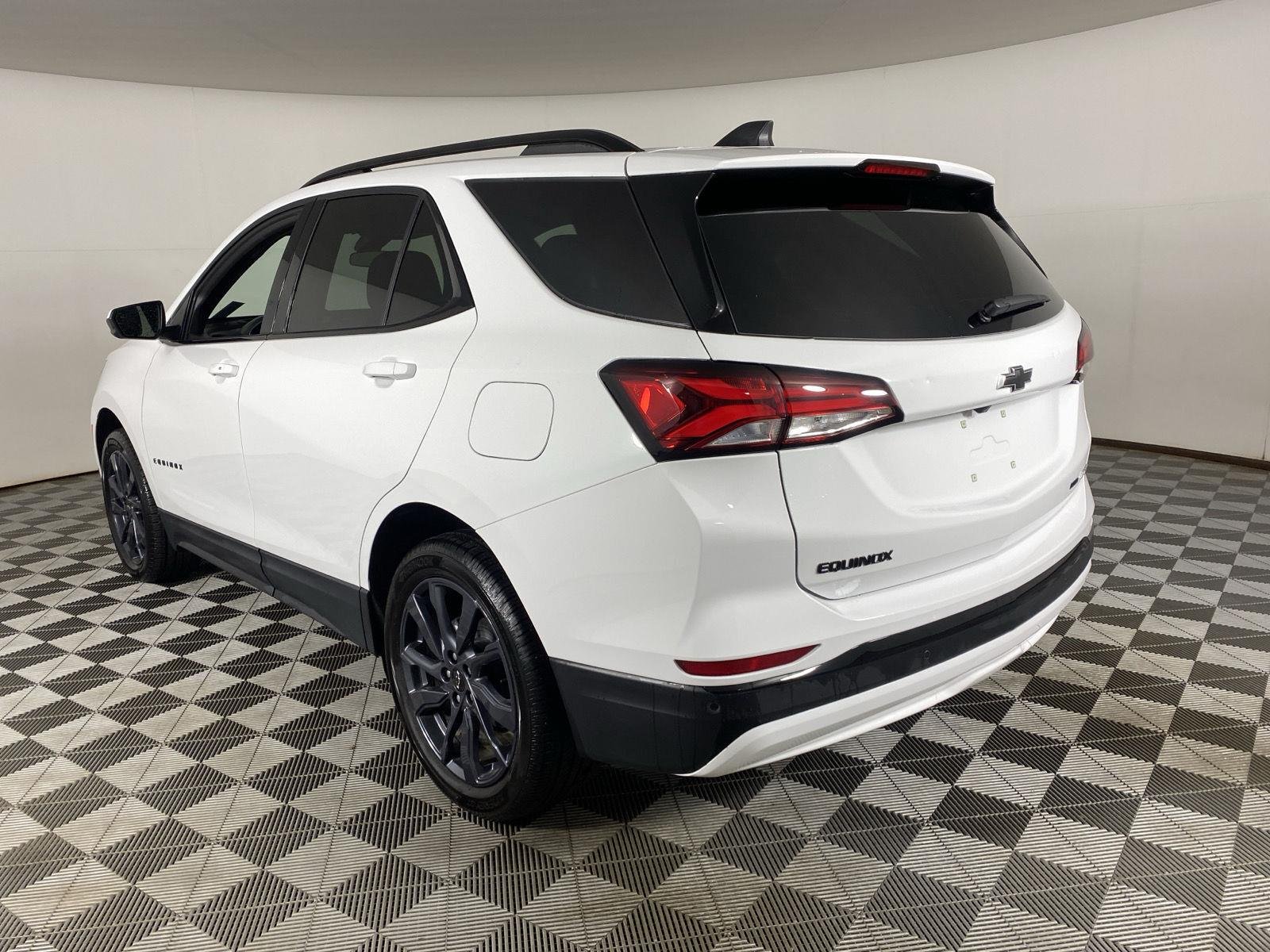 Used 2024 Summit White Chevrolet RS image 5