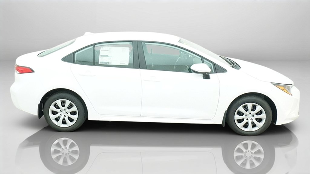 New 2027 Ice Cap Toyota LE image 7