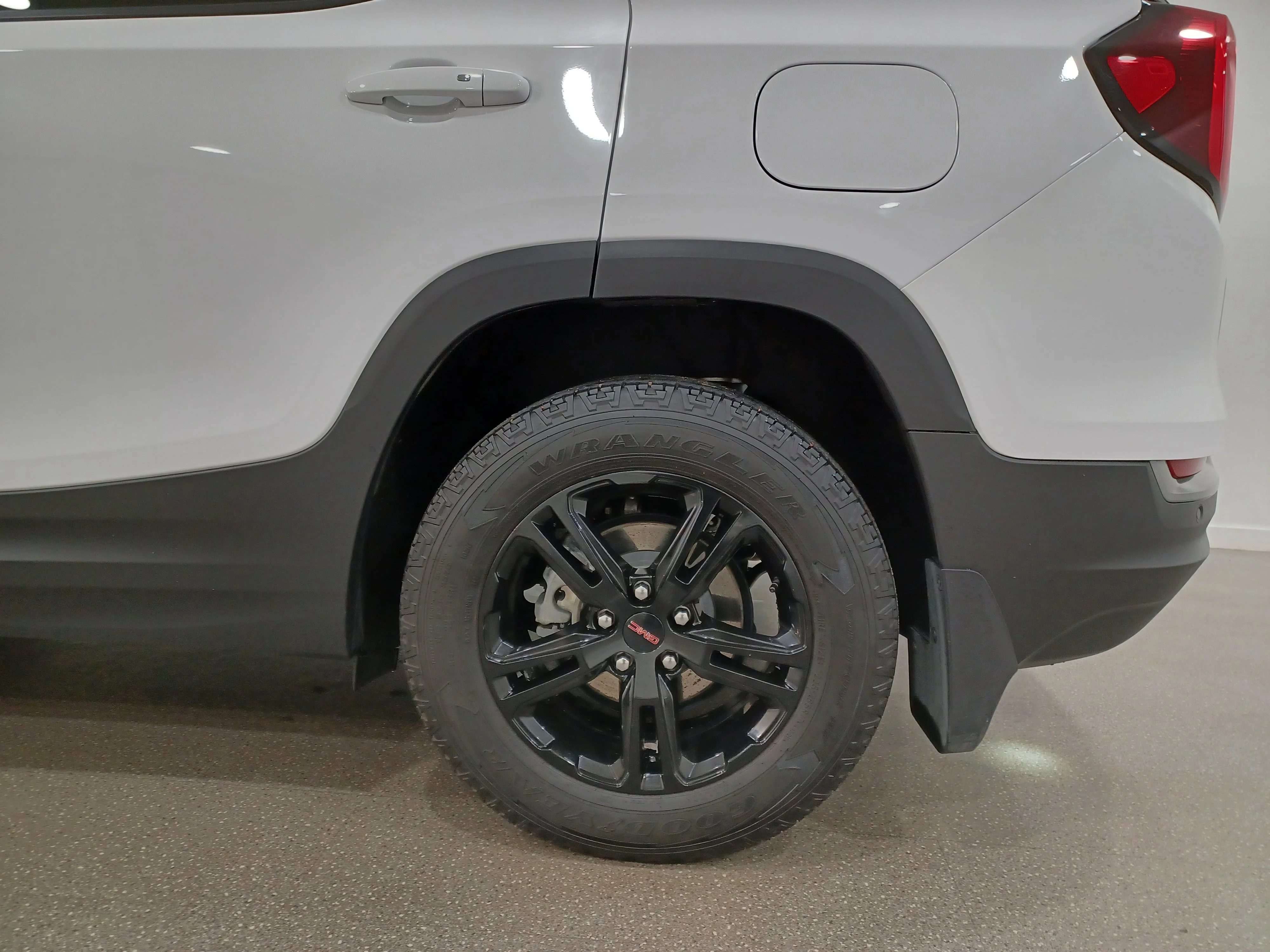 Certified Used 2023 White GMC AT4 AWD *Adaptive Cruise | Remote Start | Htd Leather | Htd Wheel | Apple CarPlay | Park Assist image 20