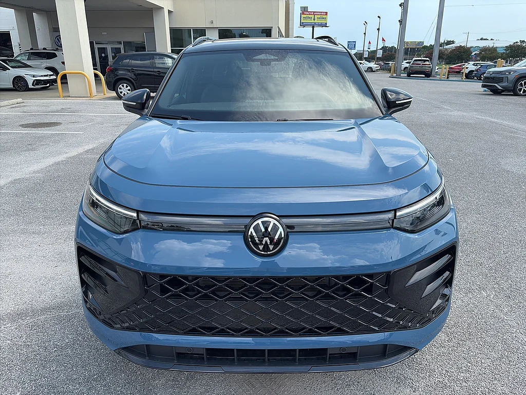 New 2026 Monterey Blue w/ Deep Black Roof Volkswagen SE R-Line Black FWD image 8
